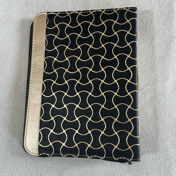 Black and Gold Faith Love Amazing Grace Bible Cover - Picture 3 of 6